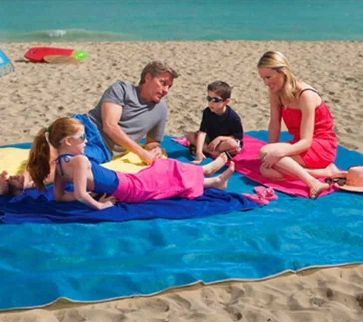 Wholesale outdoor multi colors mesh fabric sand free beach blanket with poly bag packing foldable sandless design beach mat
Wholesale outdoor multi colors mesh fabric sand free beach blanket with poly bag packing foldable sandless design beach mat