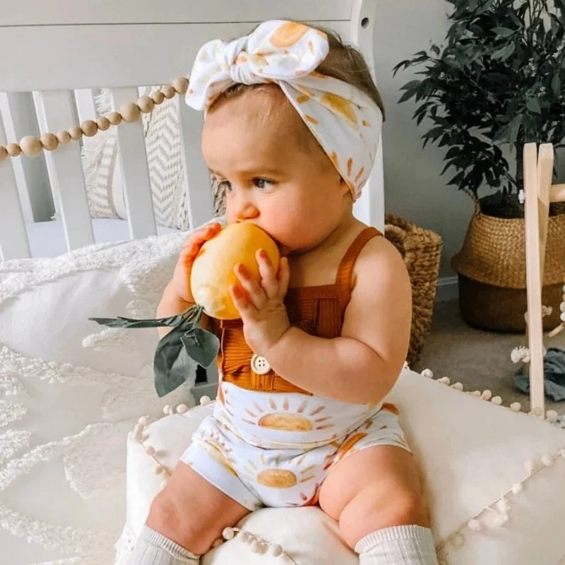 Newborn Baby Girls Clothing Sets Sun Milk silk Bloomer Cotton Ribbed Romper Baby Outfit
Newborn Baby Girls Clothing Sets Sun Milk silk Bloomer Cotton Ribbed Romper Baby Outfit