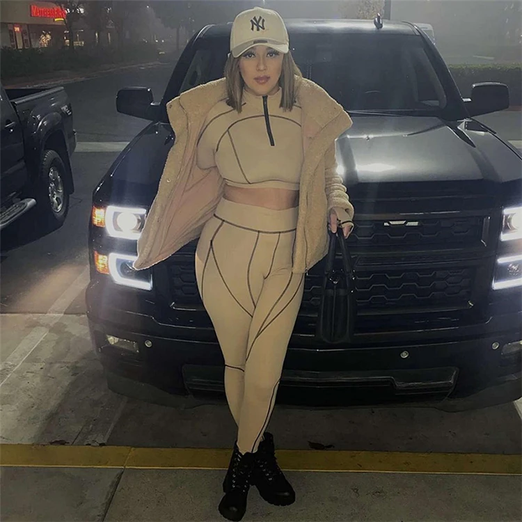 D96637 Women's high waist stripe patchwork sports suit 2 clothing piece sets women fashion 2021 two piece set
D96637 Women's high waist stripe patchwork sports suit 2 clothing piece sets women fashion 2021 two piece set