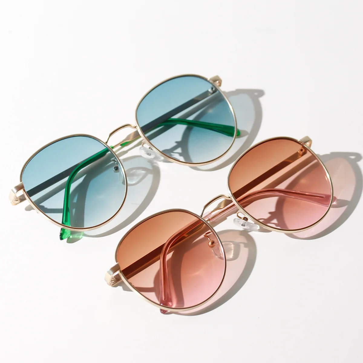 metal Round Frame Silver Steampunk Round Metal Sunglasses for Men Sun Glasses Brand Designer Retro Vintage Oculos UV400
metal Round Frame Silver Steampunk Round Metal Sunglasses for Men Sun Glasses Brand Designer Retro Vintage Oculos UV400