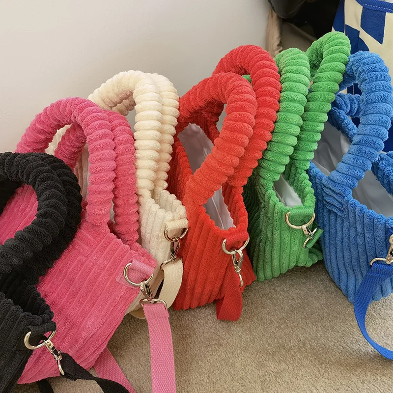 Wholesale Women 2022 Hand Bags New Arrivals Casual 9 Color Ladies Velvet Hand Bags Trending Women Handbag Messenger Bag, 8 color
Wholesale Women 2022 Hand Bags New Arrivals Casual 9 Color Ladies Velvet Hand Bags Trending Women Handbag Messenger Bag, 8 color