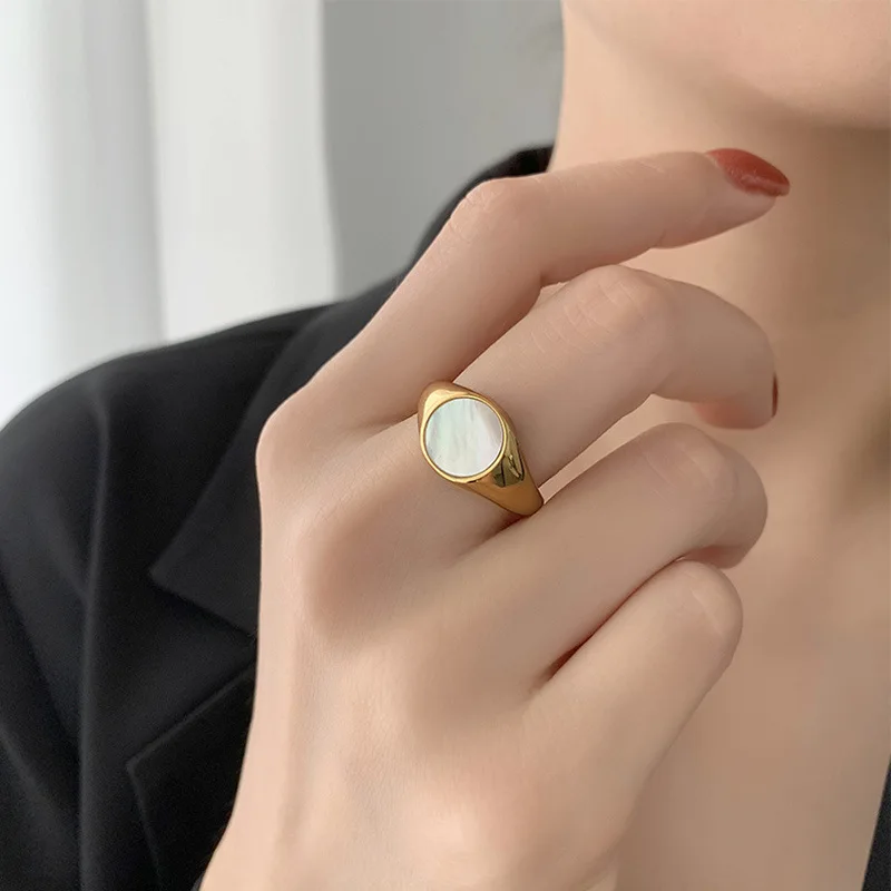Fashion Retro Chic Round Shell Ring Jewelry 18K Gold Filled Stainless Steel Rings Women, As the picture
Fashion Retro Chic Round Shell Ring Jewelry 18K Gold Filled Stainless Steel Rings Women, As the picture