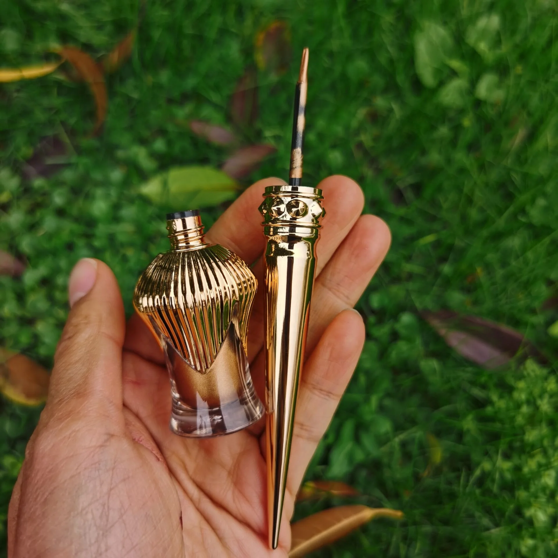 Liquid Water Activated Pencil Glitter Gel Glue Gold 2021 Brand New Genuine High Quality Top Fashion Eyeliner
Liquid Water Activated Pencil Glitter Gel Glue Gold 2021 Brand New Genuine High Quality Top Fashion Eyeliner