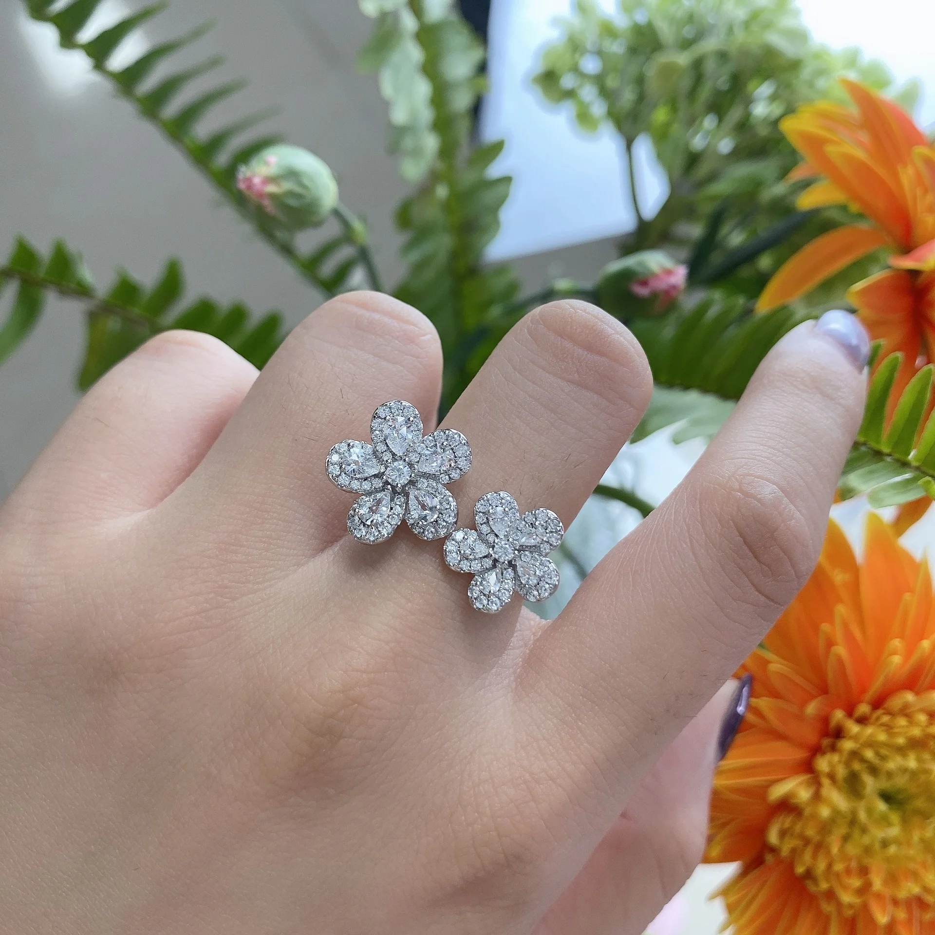 Amazon Hot Sale 925 Sterling Silver Rhodium Jewelry White CZ Open Flower Ring for Women
Amazon Hot Sale 925 Sterling Silver Rhodium Jewelry White CZ Open Flower Ring for Women