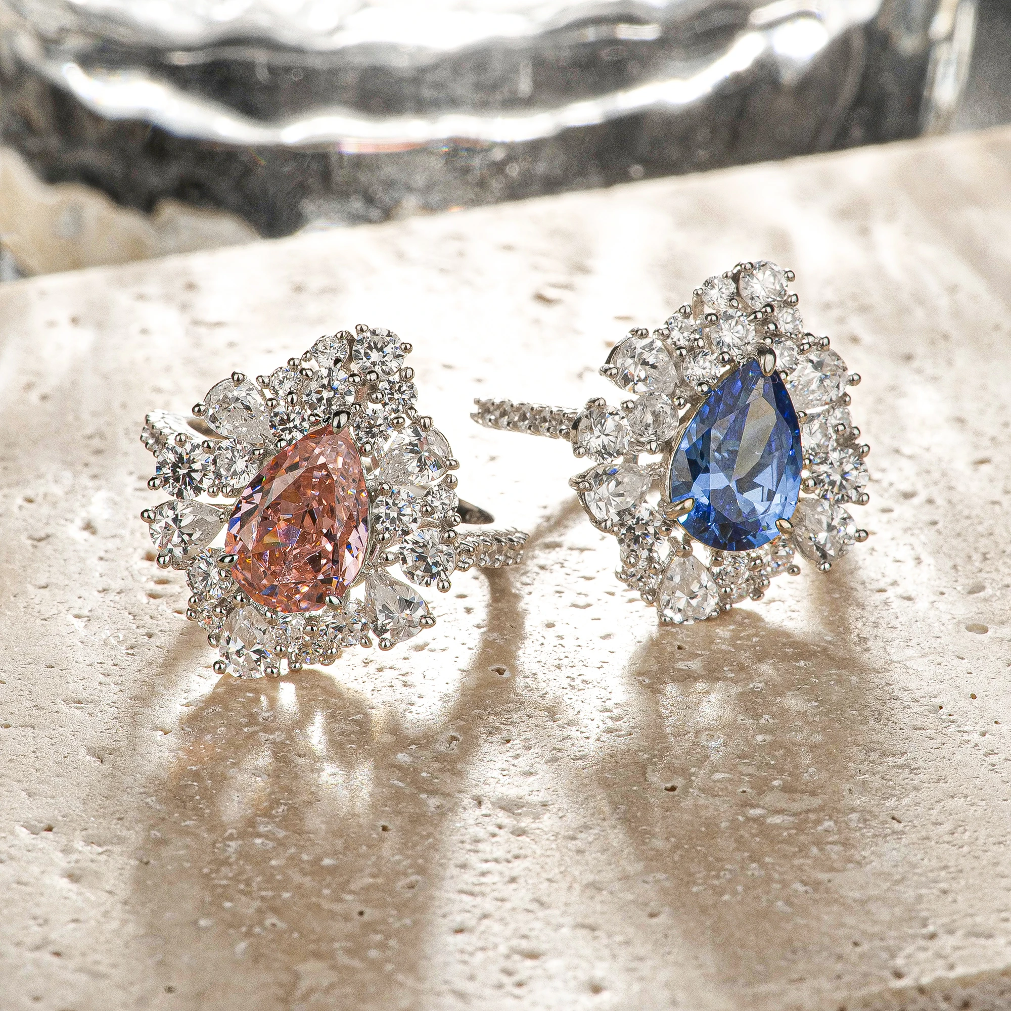 European And American Fashion Simple Women'S Blue Water Drop Zircon Ring Sterling Silver Ring
European And American Fashion Simple Women'S Blue Water Drop Zircon Ring Sterling Silver Ring