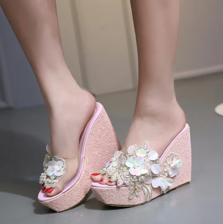 hb10603a 2020 Korean version sweet beaded flower transparent wedge heel slippers, White, silver, gold, pink
hb10603a 2020 Korean version sweet beaded flower transparent wedge heel slippers, White, silver, gold, pink
