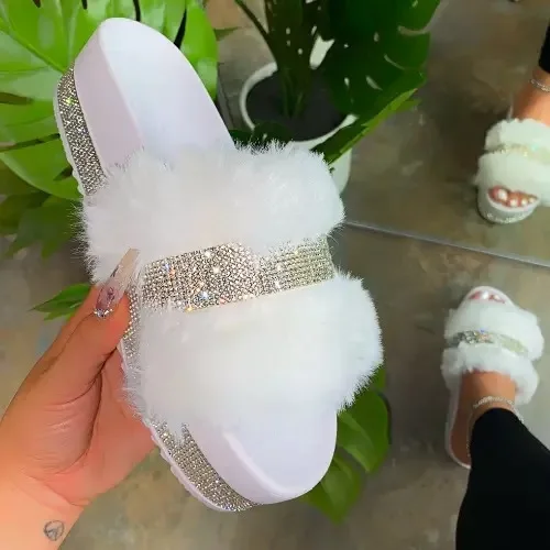 Factory Price Winter Indoor Women Footwear Slippers Soft Fur Strap Rhinestone Design femme shoes Slides For Beach Lady sandals
Factory Price Winter Indoor Women Footwear Slippers Soft Fur Strap Rhinestone Design femme shoes Slides For Beach Lady sandals