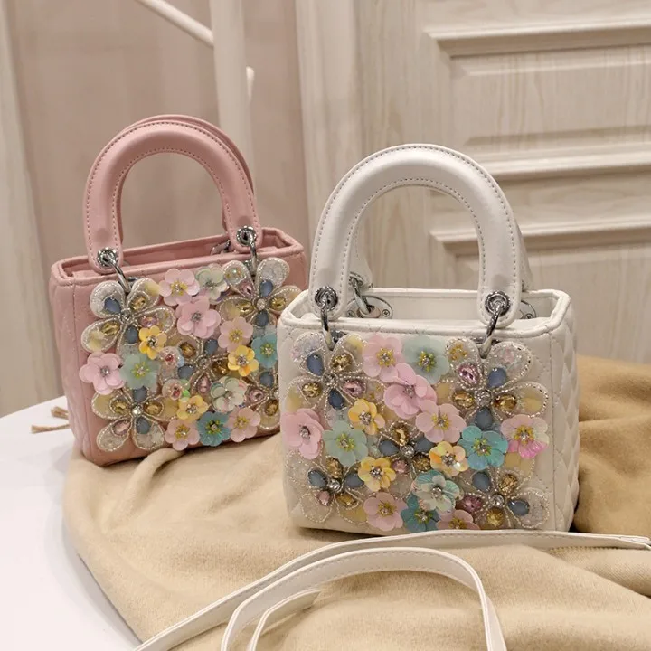New arrival classical Quilted PU Mini fashion handbag with sequin flower and clear diamond decoration Wedding unique handbag, Pink & white
New arrival classical Quilted PU Mini fashion handbag with sequin flower and clear diamond decoration Wedding unique handbag, Pink & white