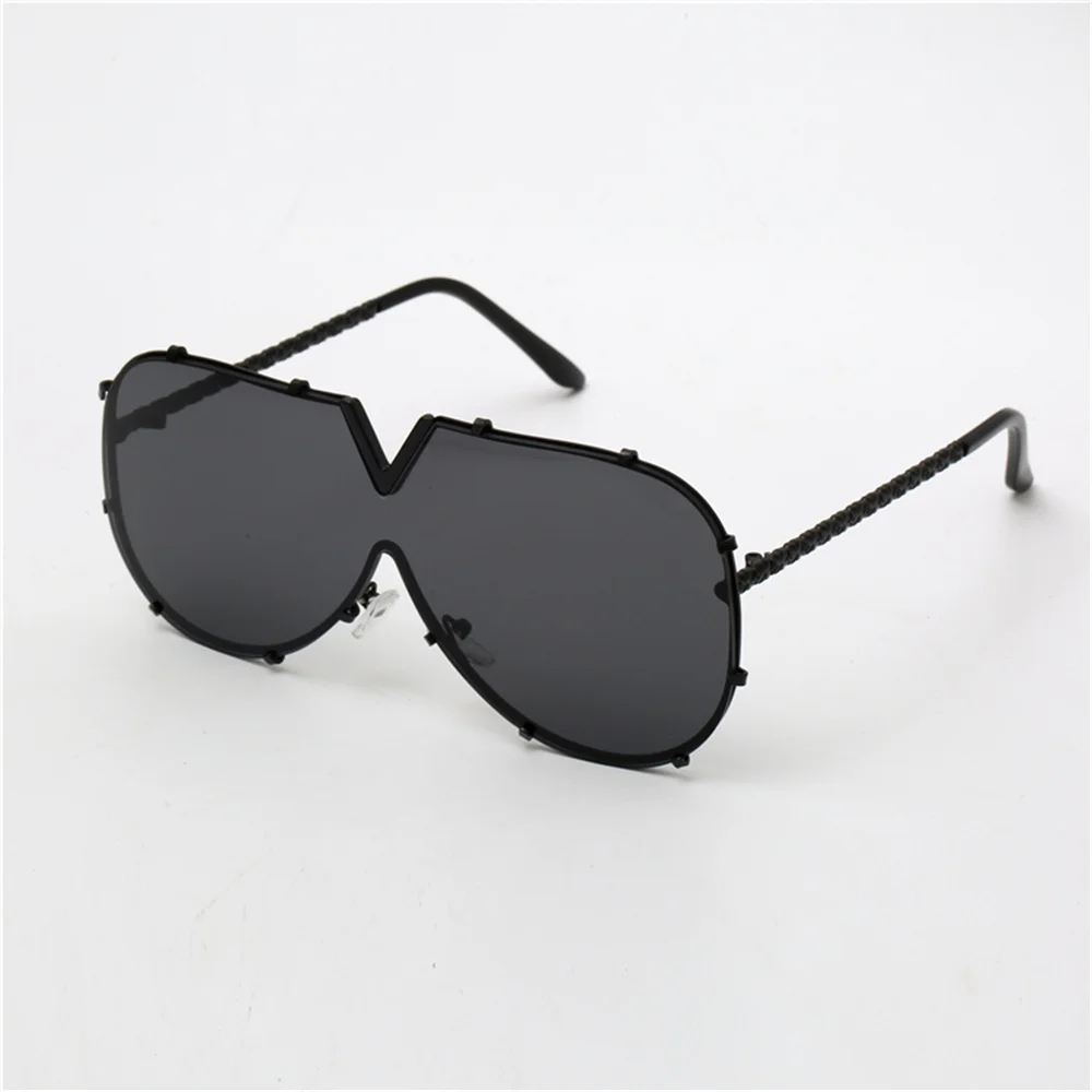 2021 New Fashion Customized Super Large Black Lens Metal Frame Premium Retro Sunglasses, Picture shown
2021 New Fashion Customized Super Large Black Lens Metal Frame Premium Retro Sunglasses, Picture shown