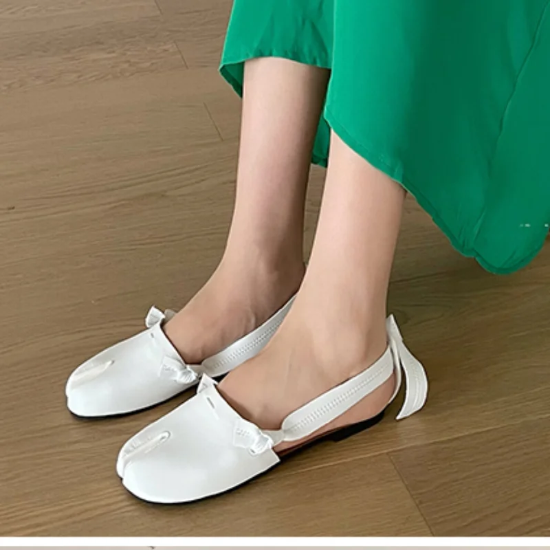 Split-toe microfiber leather lace up women soft flat ballerina shoes fitness and cross training Yoga footwear for girls
Split-toe microfiber leather lace up women soft flat ballerina shoes fitness and cross training Yoga footwear for girls