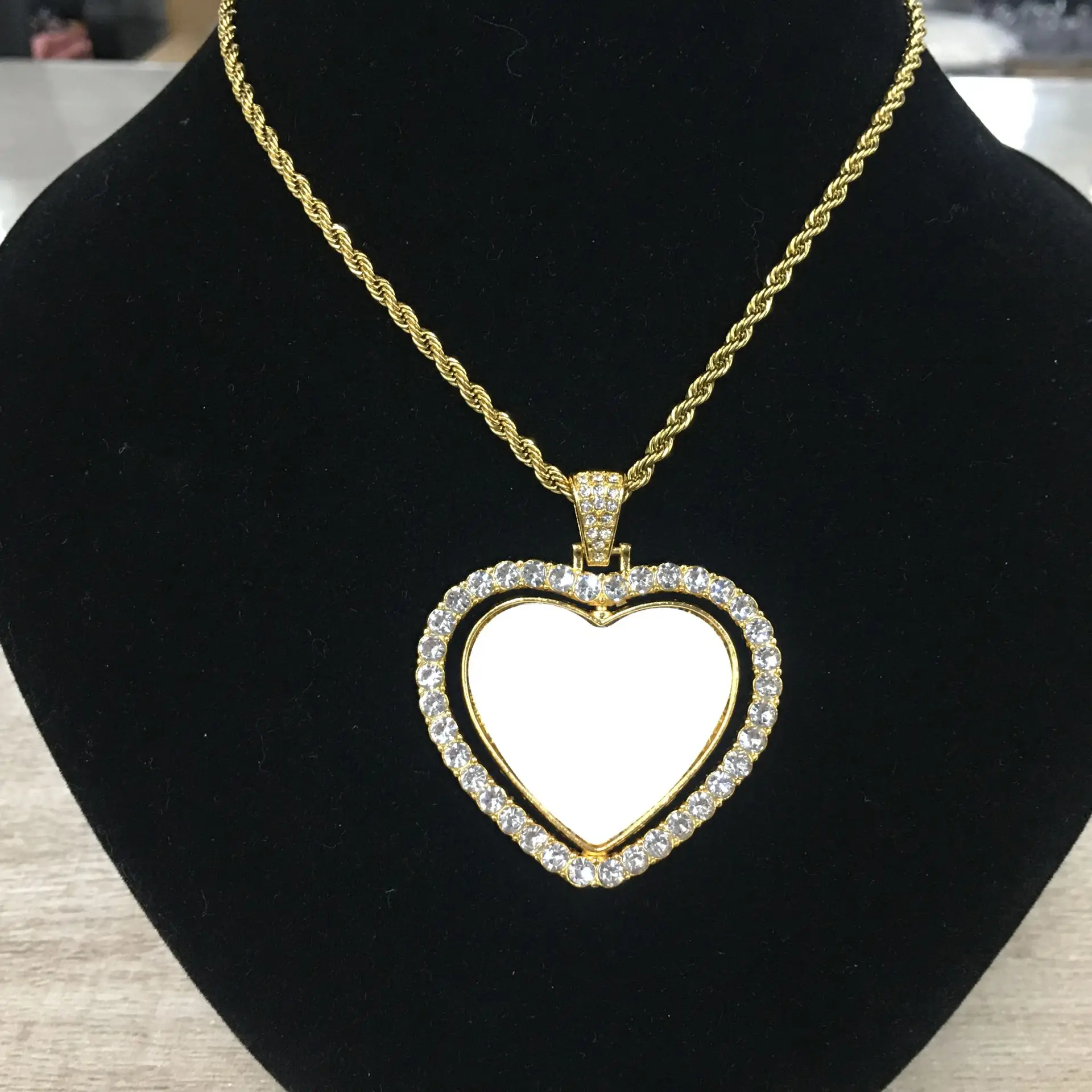 Customized Photo Jewelry Heart Shape Hip Hop Rotatable Sublimation Necklace For Memory Gifts, Silver /gold/rose gold
Customized Photo Jewelry Heart Shape Hip Hop Rotatable Sublimation Necklace For Memory Gifts, Silver /gold/rose gold