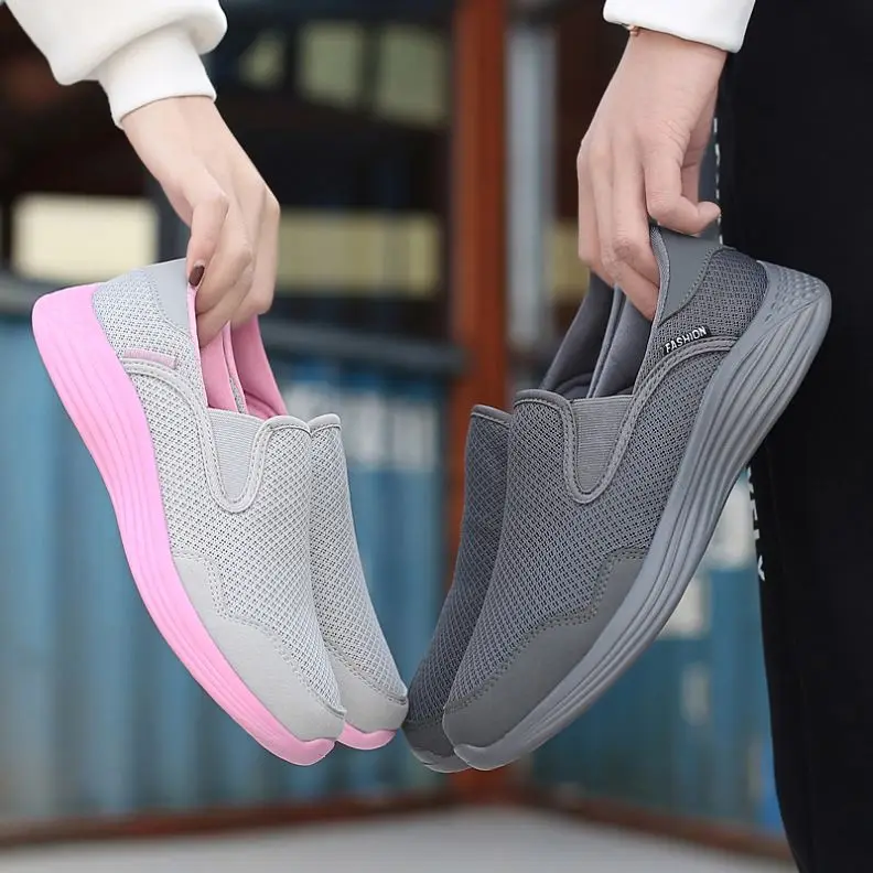 Wholesale custom LOGO breathable fly knit upper elasticity EVA sole men sport shoes for running
Wholesale custom LOGO breathable fly knit upper elasticity EVA sole men sport shoes for running