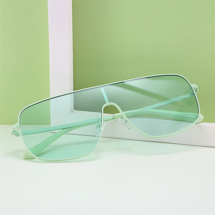New fashion flat top big frame one piece oversized sunglasses colorful women one piece sungasses
New fashion flat top big frame one piece oversized sunglasses colorful women one piece sungasses