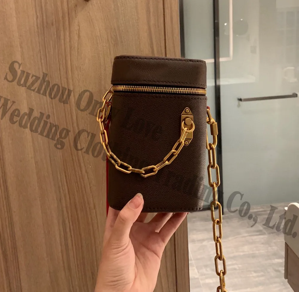 Free Shjipping Ladies Leather Message Box Small photo Bags One Shoulder Crossbody bag
Free Shjipping Ladies Leather Message Box Small photo Bags One Shoulder Crossbody bag