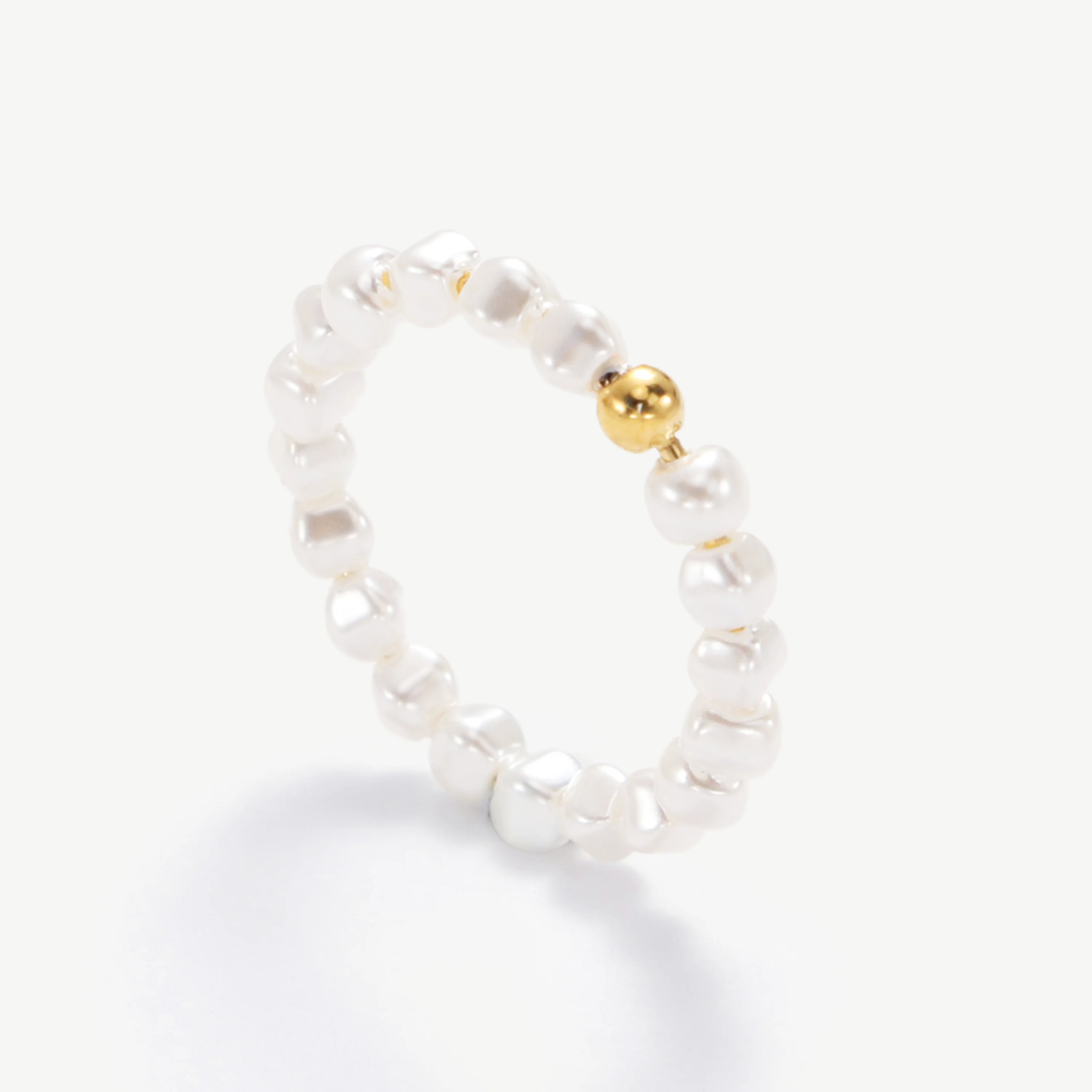 Chris April Anti-tarnish 316L stainless steel PVD gold plated waterproof small shell pearl gold beads thin rings
Chris April Anti-tarnish 316L stainless steel PVD gold plated waterproof small shell pearl gold beads thin rings