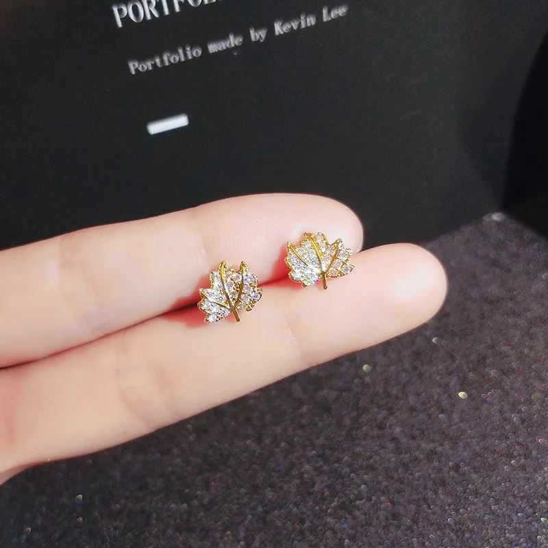 2022 New Arrival CZ Leaf Earrings Women Exquisite Gold Plated Cubic Zirconia Leaf Stud Earrings Jewelry
2022 New Arrival CZ Leaf Earrings Women Exquisite Gold Plated Cubic Zirconia Leaf Stud Earrings Jewelry