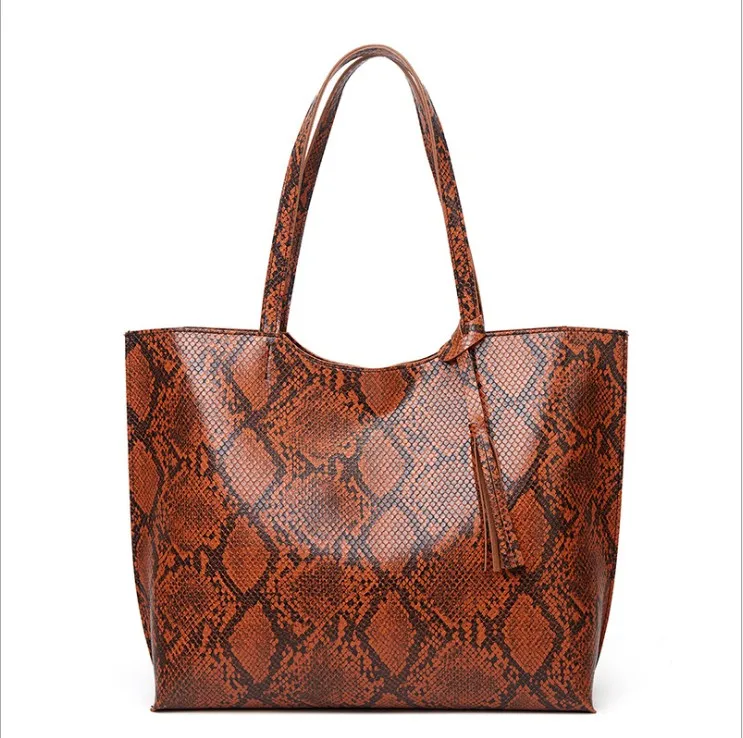 Retro Handbag Serpentine Pattern Shoulder Bag Designer Women Snake Print Crossbody Messenger Bag Large Capacity tote bag, As pic show
Retro Handbag Serpentine Pattern Shoulder Bag Designer Women Snake Print Crossbody Messenger Bag Large Capacity tote bag, As pic show