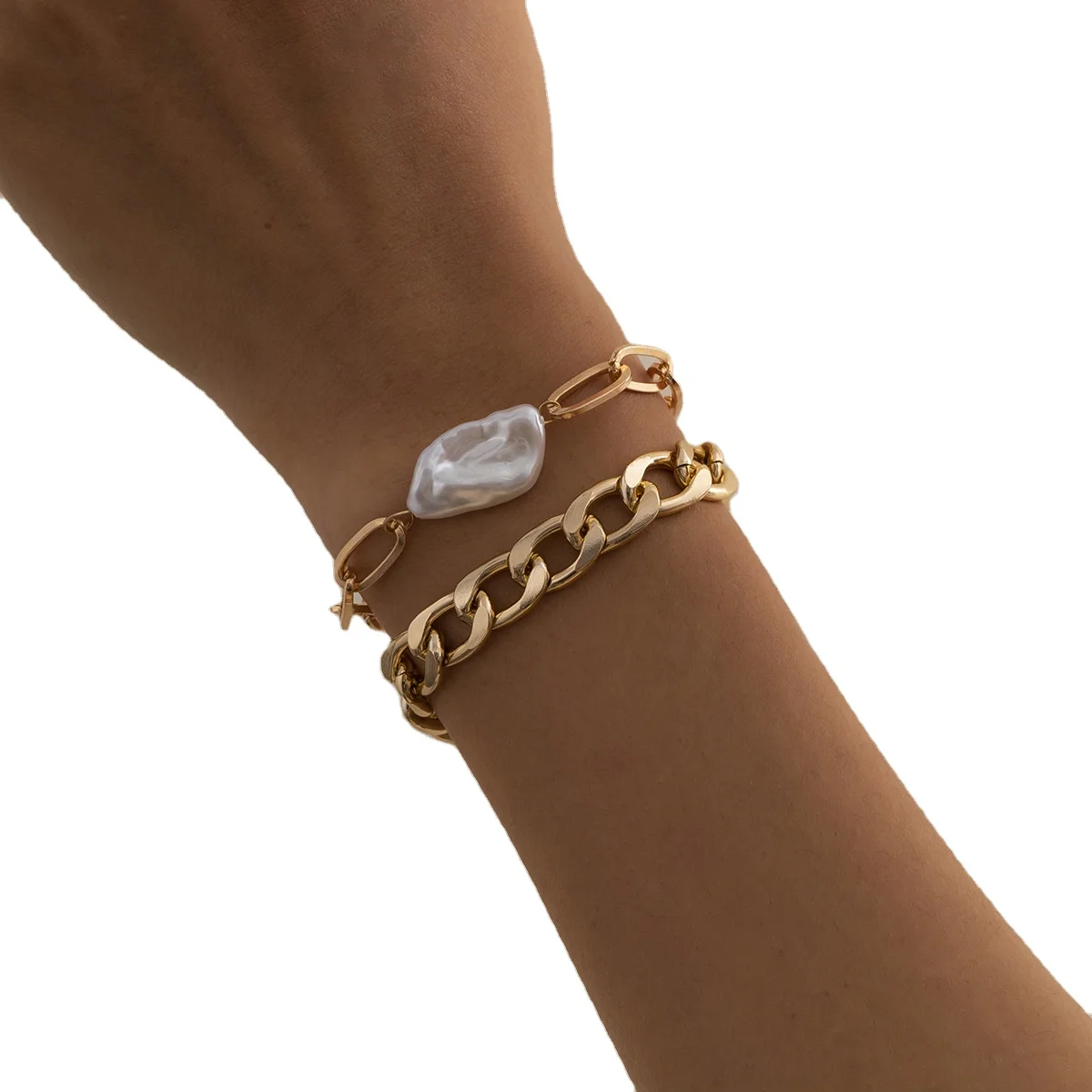 Fashion new design 2pcs/Set Boho gold plated cuban link chain pearl bracelets set for ladies women jewelry
Fashion new design 2pcs/Set Boho gold plated cuban link chain pearl bracelets set for ladies women jewelry
