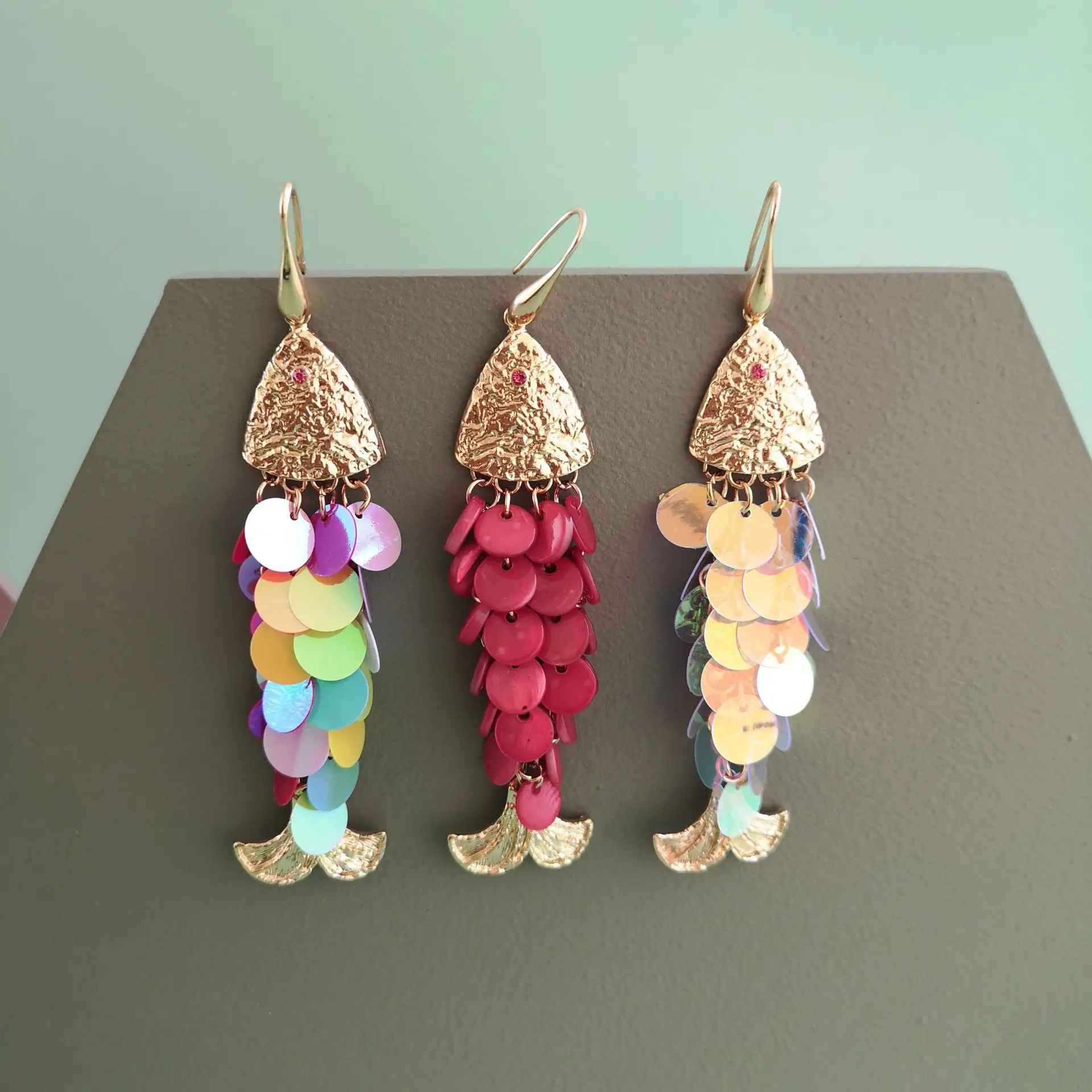 Retro Fish-Shaped Sequin Shell Earrings Gold Plated Natural Animal Tassel Earrings Fish Scales Pendant Earrings, As picture show
Retro Fish-Shaped Sequin Shell Earrings Gold Plated Natural Animal Tassel Earrings Fish Scales Pendant Earrings, As picture show