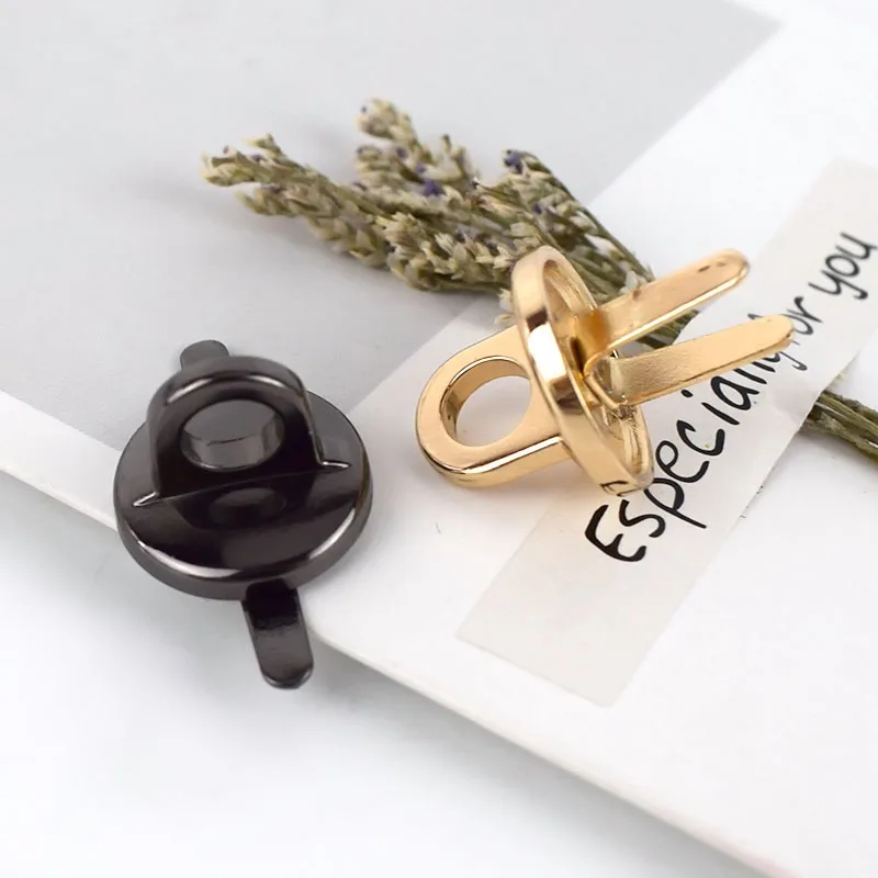 MeeTee BF282 Bag Hanging Hook Handbag Side Buckles for Luggage Leather Accessories Clothing Hardware Decoration, Gun black/gold
MeeTee BF282 Bag Hanging Hook Handbag Side Buckles for Luggage Leather Accessories Clothing Hardware Decoration, Gun black/gold