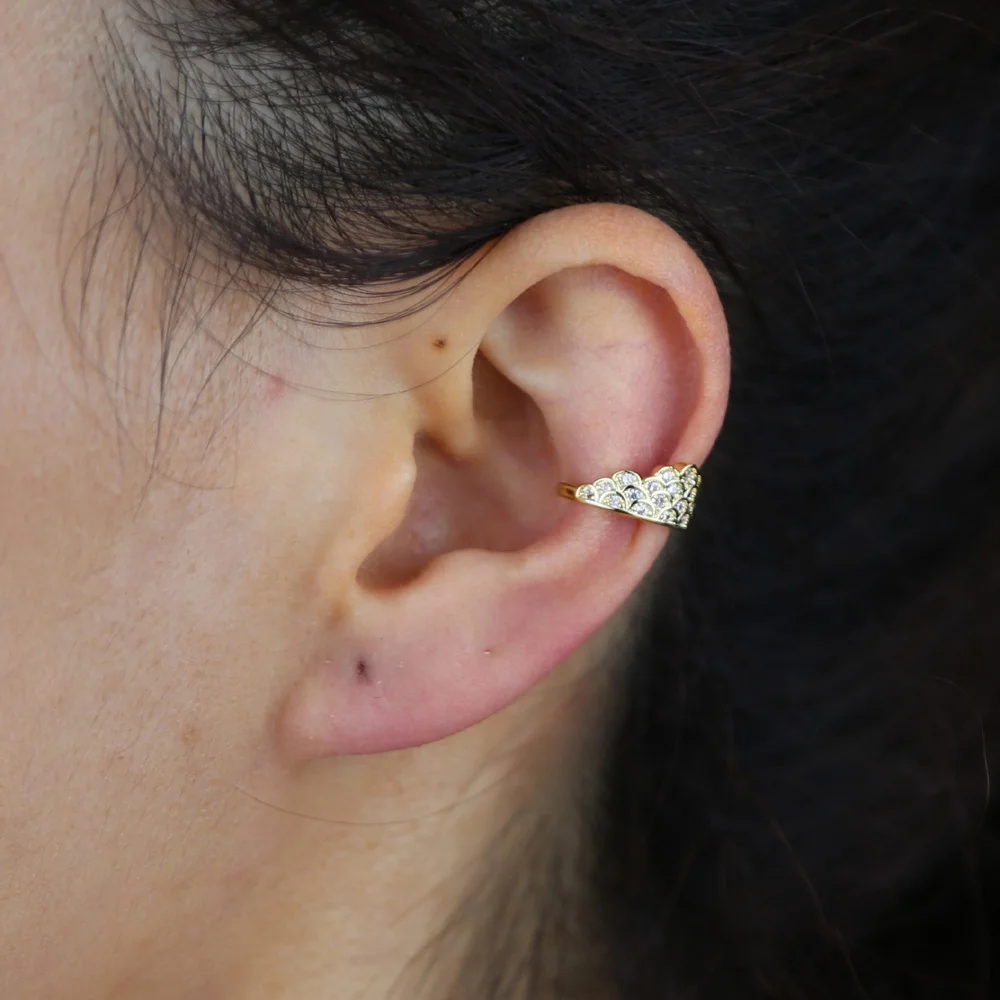 New arrived mini ear clip earring with cz paved gold plated crown shape ear cuff wrap earrings no hole earring jewelry wholeslae
New arrived mini ear clip earring with cz paved gold plated crown shape ear cuff wrap earrings no hole earring jewelry wholeslae