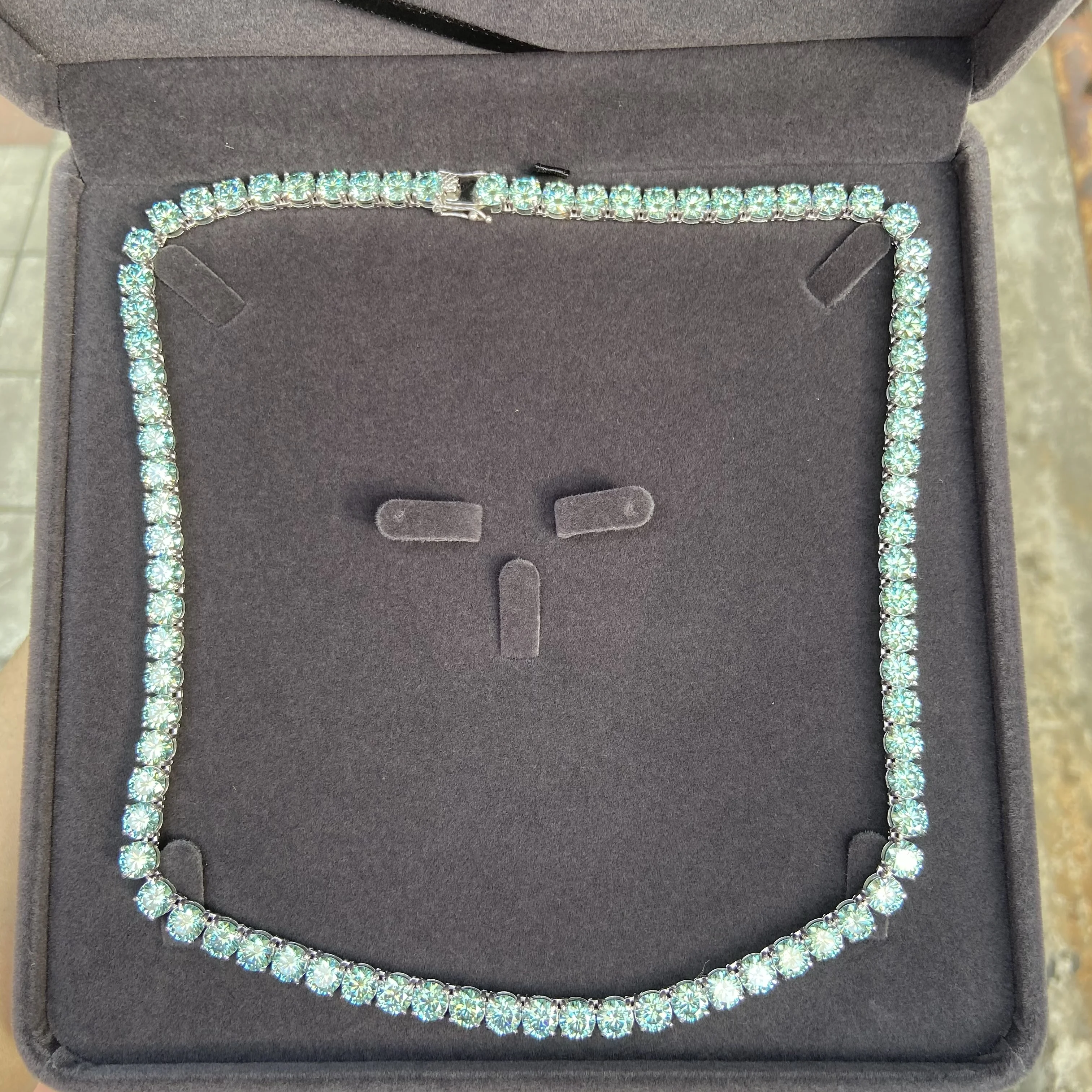 Hot Sale Sterling Silver 925 White Gold 6.5MM 1CT Green Color Moissanite Tennis Chain 
Hot Sale Sterling Silver 925 White Gold 6.5MM 1CT Green Color Moissanite Tennis Chain