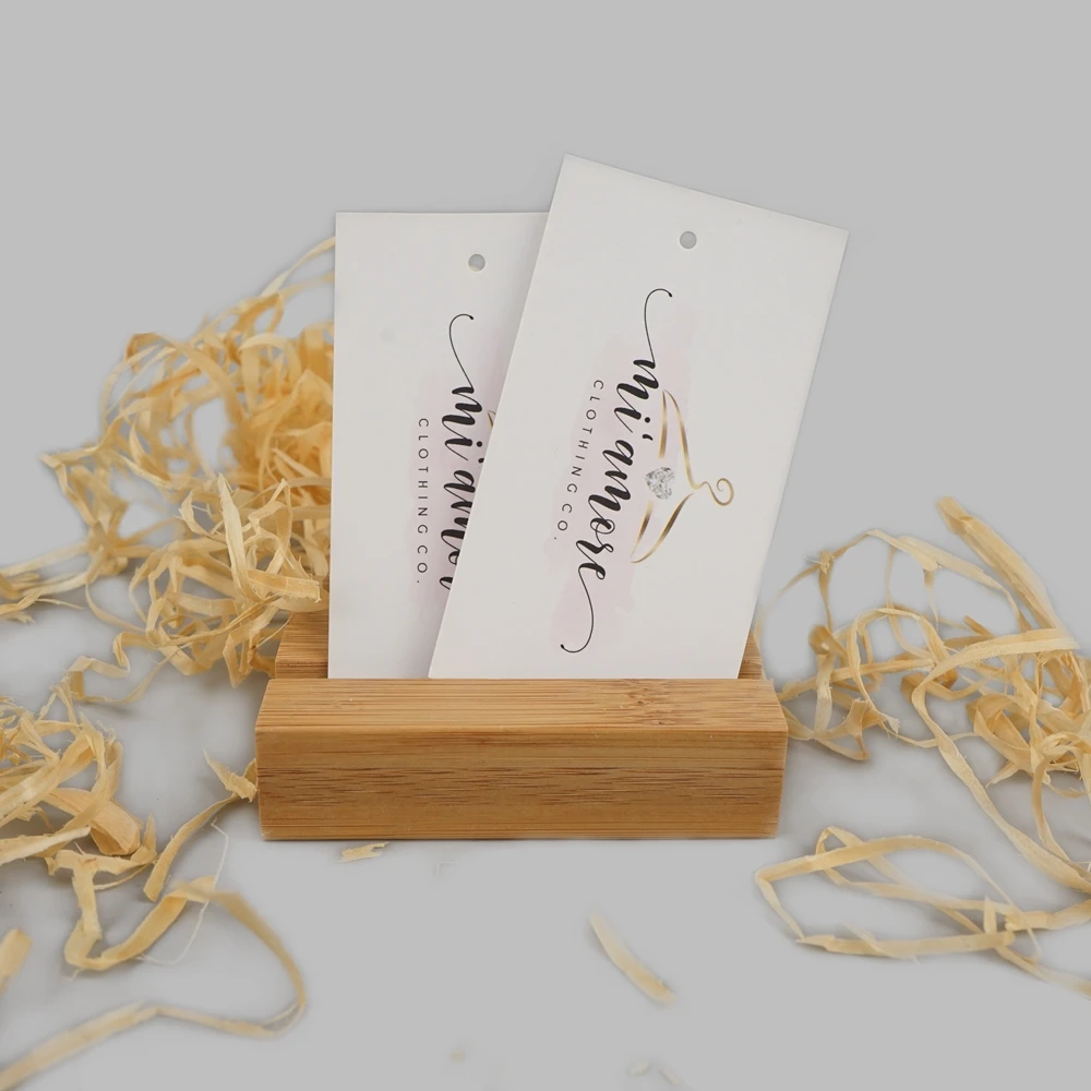 Wholesale Custom Design Recycled Paper Clothing 400g paper garment hang tags, Cmyk or pantone
Wholesale Custom Design Recycled Paper Clothing 400g paper garment hang tags, Cmyk or pantone