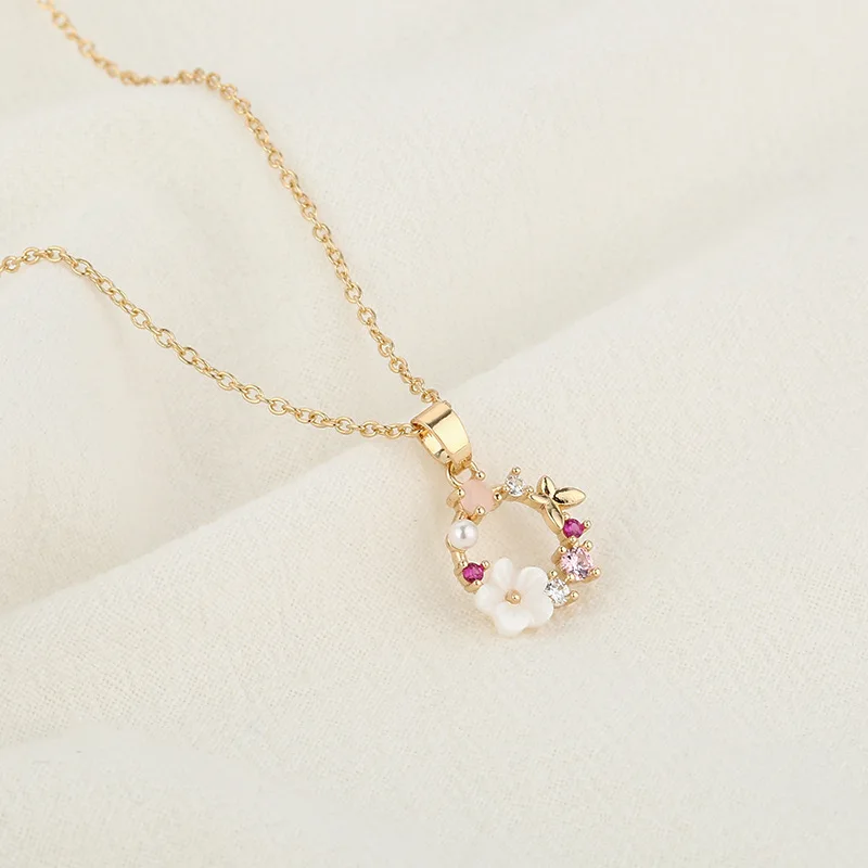 Romantic Flower Wreath Rose Gold Pearl Shell Garland Pendant Necklace, Silver, gold, rose gold
Romantic Flower Wreath Rose Gold Pearl Shell Garland Pendant Necklace, Silver, gold, rose gold