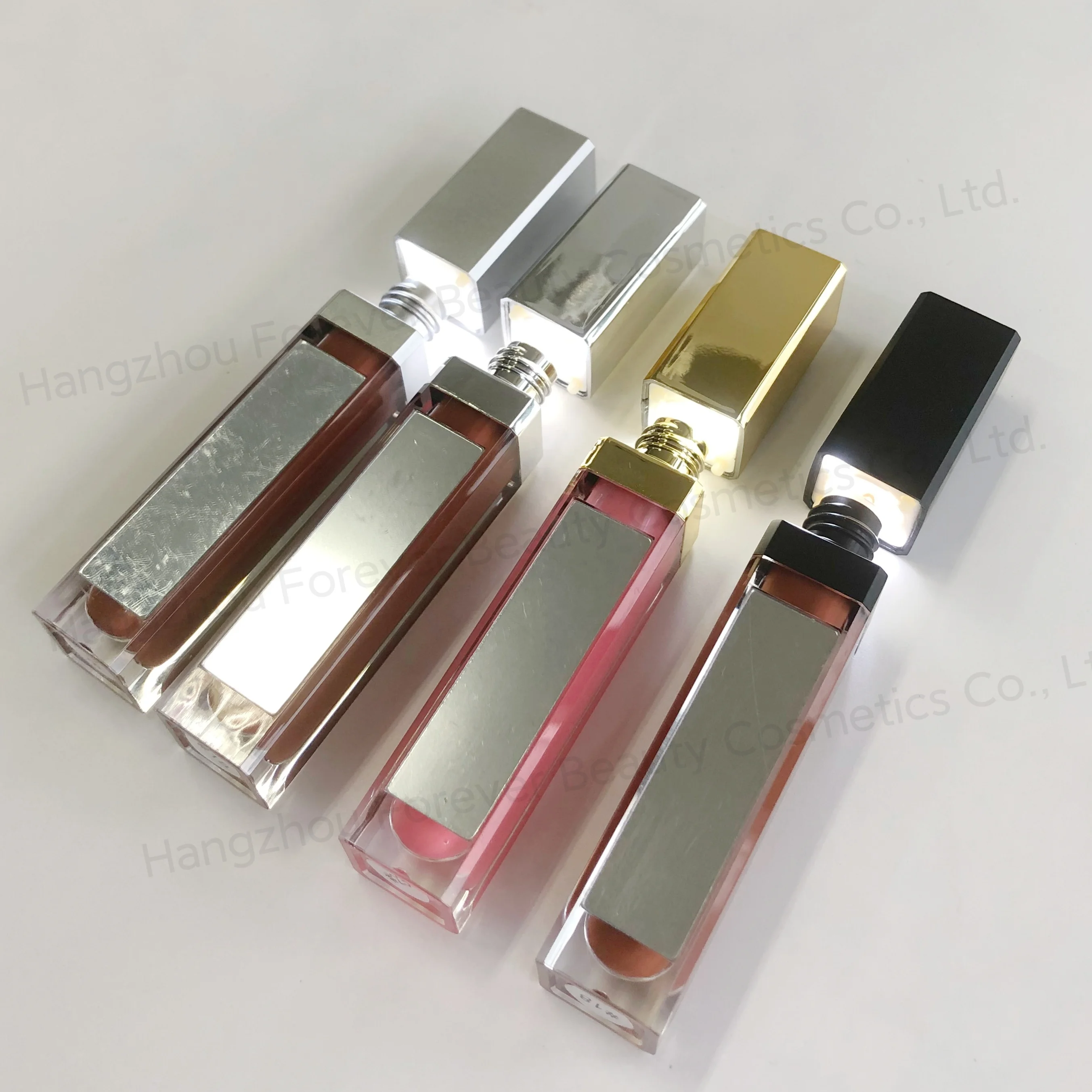 New Arrival LED Light Lipgloss Lipstick Tube Silver Golden Vanilla Scent Lip Gloss for Custom Logo
New Arrival LED Light Lipgloss Lipstick Tube Silver Golden Vanilla Scent Lip Gloss for Custom Logo