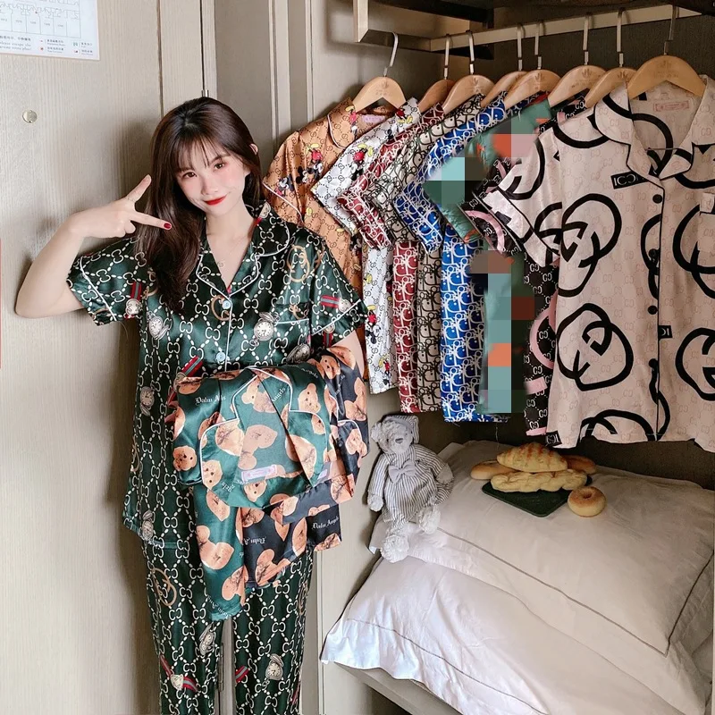 summer Women satin Two Pieces Silk Pajama Set Women 2021 custom pyjamas ashort sleeve set pajamas
summer Women satin Two Pieces Silk Pajama Set Women 2021 custom pyjamas ashort sleeve set pajamas