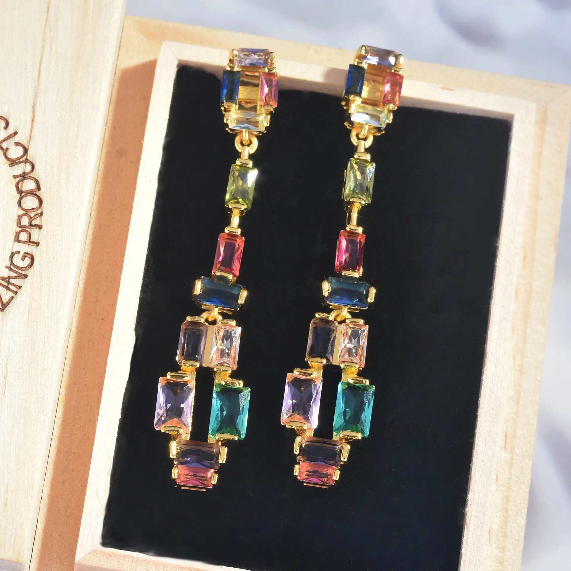 Free Shipping Trendy Female Zirconia Stone Earrings Charm Colorful Zircon Small Earrings For Women Wedding Earrings
Free Shipping Trendy Female Zirconia Stone Earrings Charm Colorful Zircon Small Earrings For Women Wedding Earrings