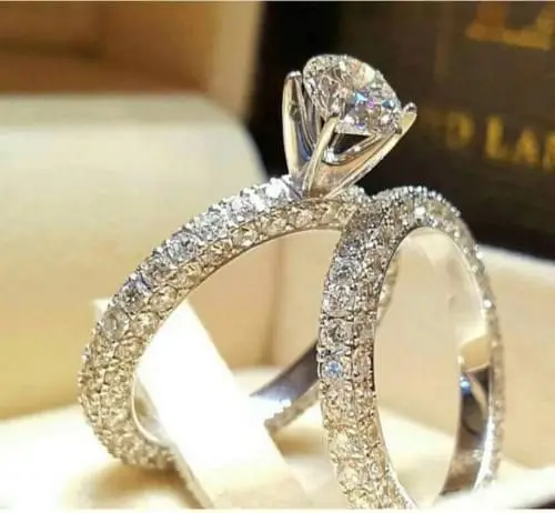 2PCS/Set Fashion Women Wedding Rhinestone Ring Sets 925 Silver Cubic Zirconia Rings Couple Rings
2PCS/Set Fashion Women Wedding Rhinestone Ring Sets 925 Silver Cubic Zirconia Rings Couple Rings