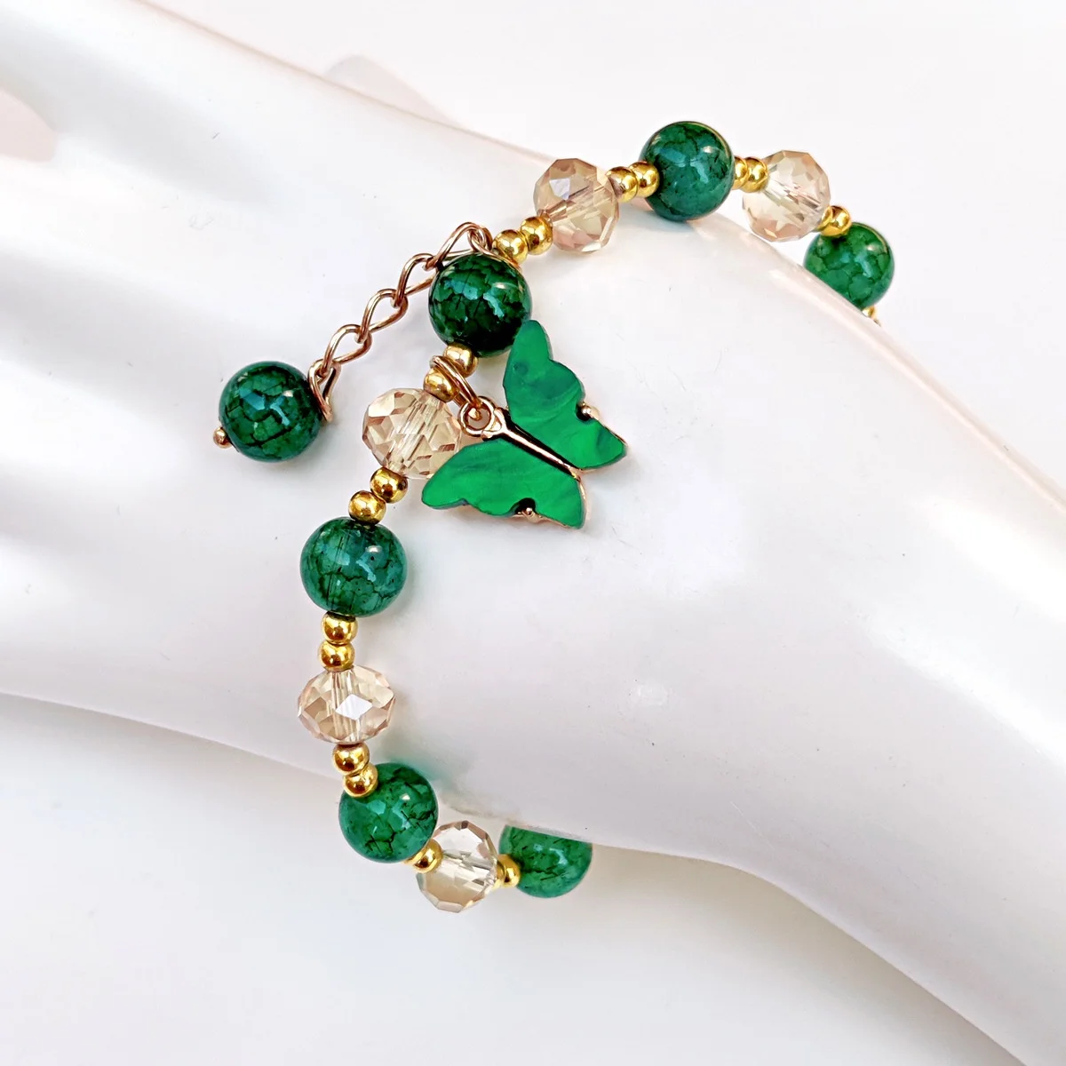 Cheap wholesales Handmade colorful Crackle Glass Bead Bracelet Butterfly Charms Women Girls Bracelet
Cheap wholesales Handmade colorful Crackle Glass Bead Bracelet Butterfly Charms Women Girls Bracelet