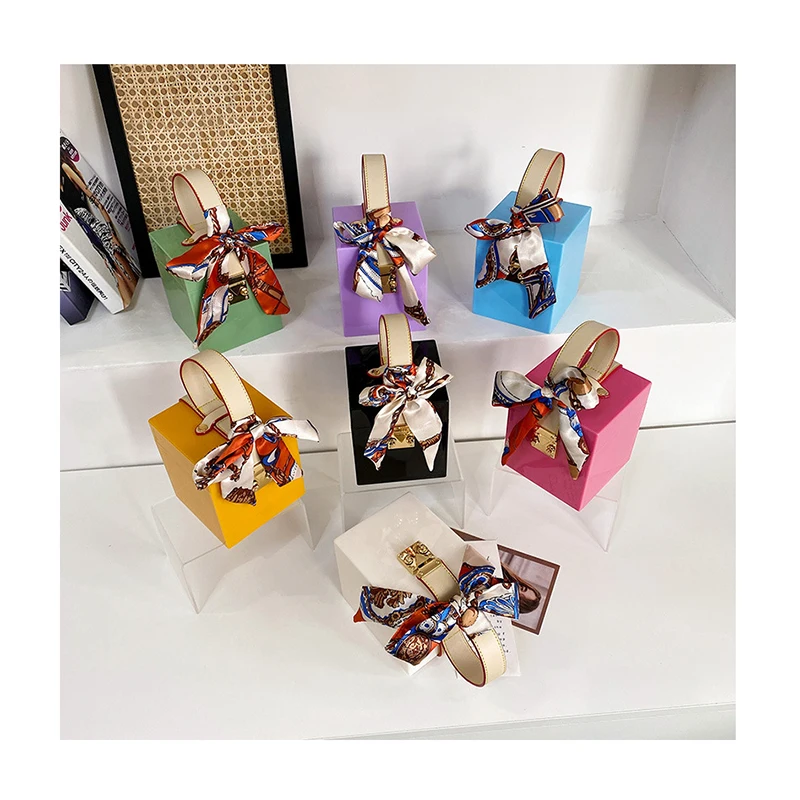 Fashion Acrylic Box Bags Women PVC Small Square Hand Bags Ins Ribbon Bow Clutch Cosmetic Sac Female Shoulder Crossbody Purses
Fashion Acrylic Box Bags Women PVC Small Square Hand Bags Ins Ribbon Bow Clutch Cosmetic Sac Female Shoulder Crossbody Purses