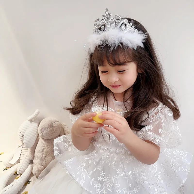 New Cute Princess Style Feather Embedding Diamond Crown Children hair accessories Party Birthday Head Buckle Hair Clip Headwear
New Cute Princess Style Feather Embedding Diamond Crown Children hair accessories Party Birthday Head Buckle Hair Clip Headwear