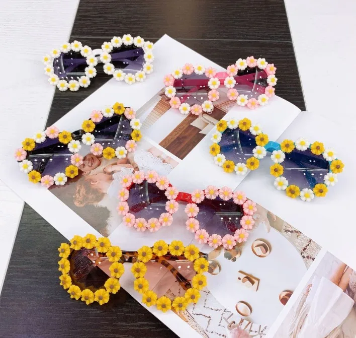 Fashion style Sunglasses Children Luxury design Eyewear small size kids sunglasses, Custom colors
Fashion style Sunglasses Children Luxury design Eyewear small size kids sunglasses, Custom colors