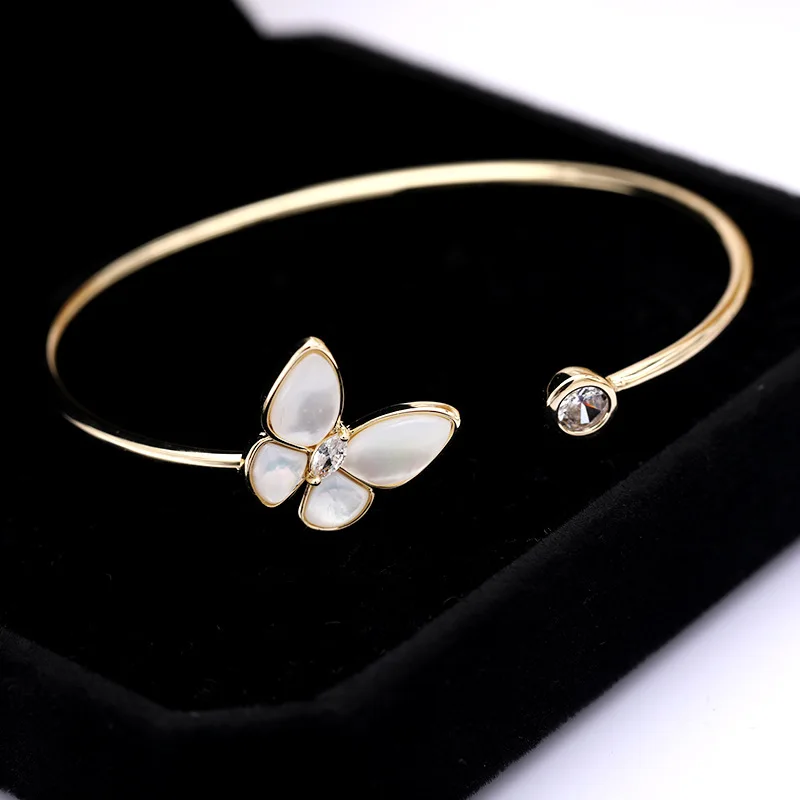 Fashion boutique Butterfly Bracelet mouth inlaid with white Fritillaria Bracelet simple versatile jewelry dress accessories
Fashion boutique Butterfly Bracelet mouth inlaid with white Fritillaria Bracelet simple versatile jewelry dress accessories