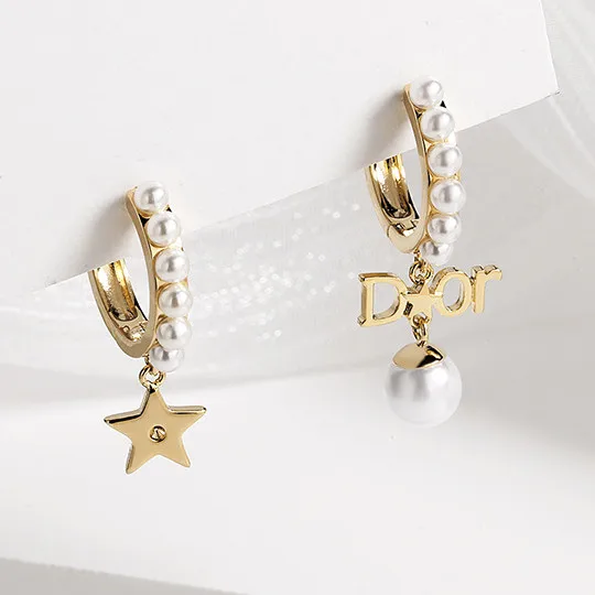 Dio Pearl Earrings Gold Plated Star CD Pearl Earrings Asymmetric Imitation Pearl Earrings For Women
Dio Pearl Earrings Gold Plated Star CD Pearl Earrings Asymmetric Imitation Pearl Earrings For Women