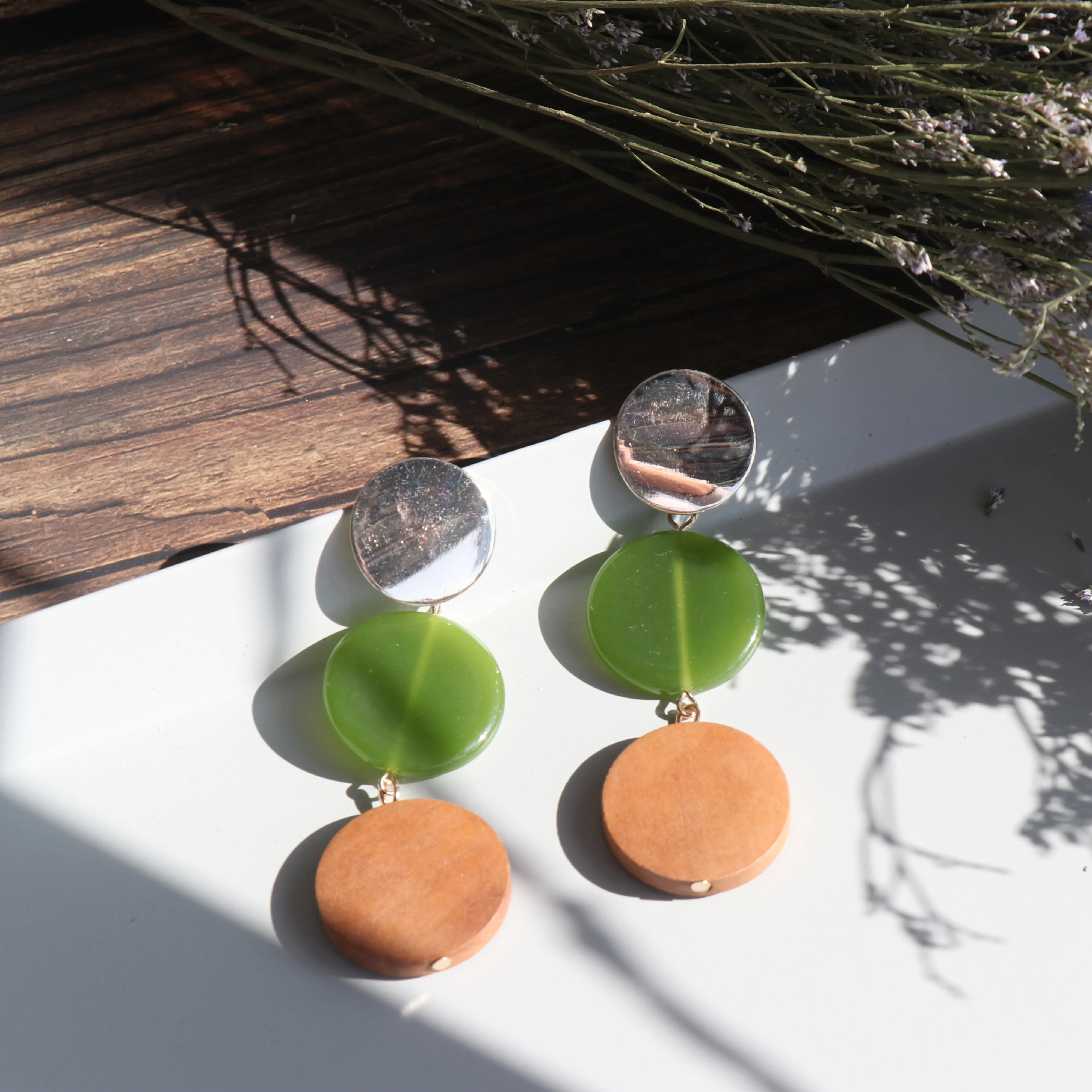 Spring Korean earrings wooden acrylic long metal earring simple dangle earrings for Women, Colorful
Spring Korean earrings wooden acrylic long metal earring simple dangle earrings for Women, Colorful