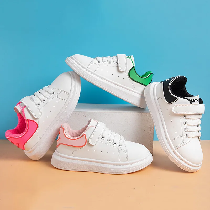 Kids Sports Board Shoes New Smiling Face School Performance Small White Boys Girls Korean Style Leather Soft Sole Single Trend 
Kids Sports Board Shoes New Smiling Face School Performance Small White Boys Girls Korean Style Leather Soft Sole Single Trend