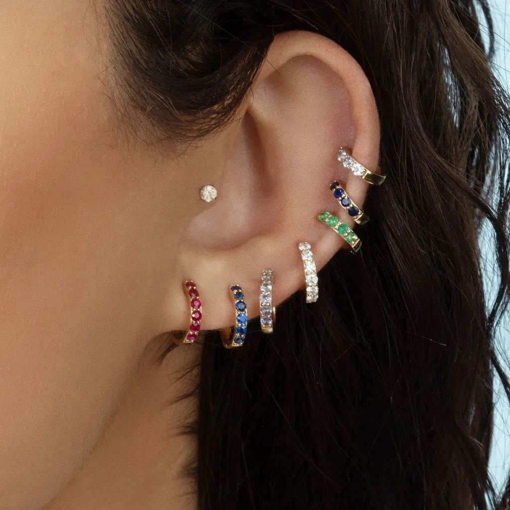 2020 Simple Small Huggies Rainbow Crystal Hoop Earrings Multicolor CZ Zircon Ear Piercing Hoop Earring For Party
2020 Simple Small Huggies Rainbow Crystal Hoop Earrings Multicolor CZ Zircon Ear Piercing Hoop Earring For Party