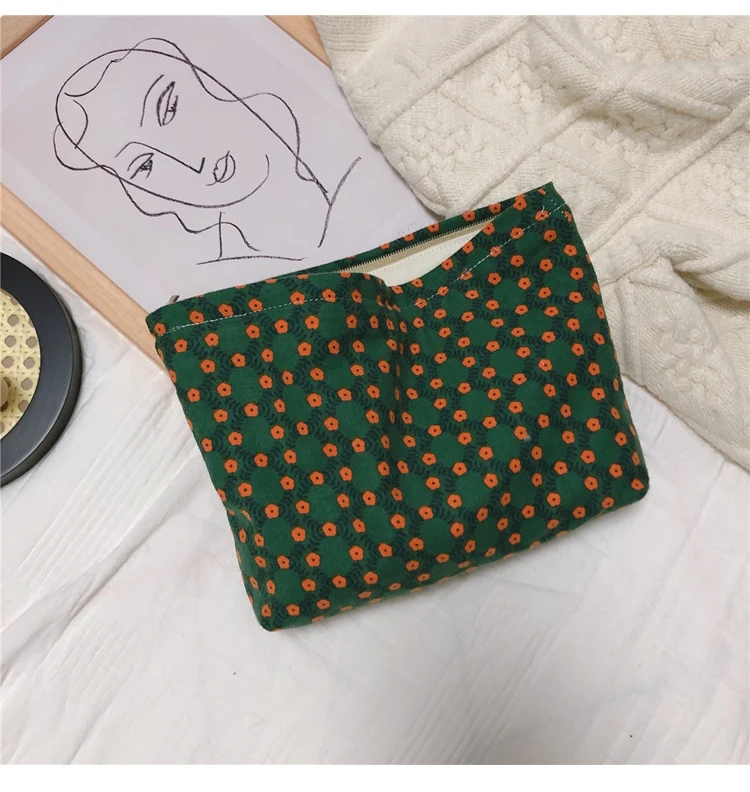 Custom retro flower large capacity cosmetic bag cotton makeup bag, Optional,any color for you need!
Custom retro flower large capacity cosmetic bag cotton makeup bag, Optional,any color for you need!