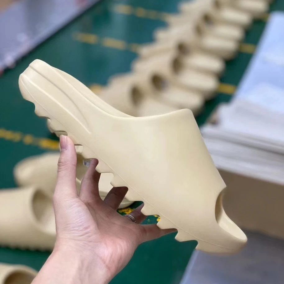 g5 version original quality kids plush yezy bone fw6345 slippers slides EVA plastic rubber yeezy casual clog for youth girl boy
g5 version original quality kids plush yezy bone fw6345 slippers slides EVA plastic rubber yeezy casual clog for youth girl boy