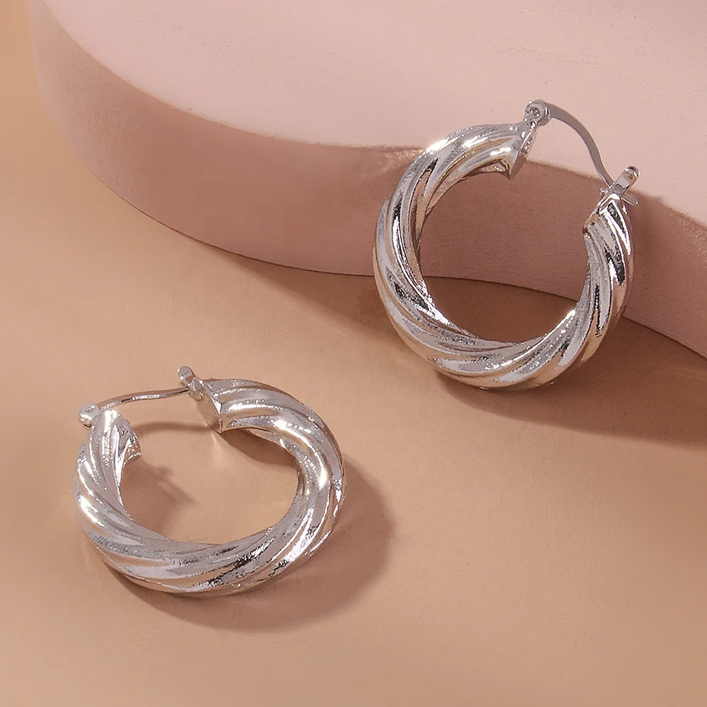 Kaimei cross-border hot sale spiral twist earrings fashion metal gold silver brass clip on French hoops metal earrings wholesale, Many colors fyi
Kaimei cross-border hot sale spiral twist earrings fashion metal gold silver brass clip on French hoops metal earrings wholesale, Many colors fyi
