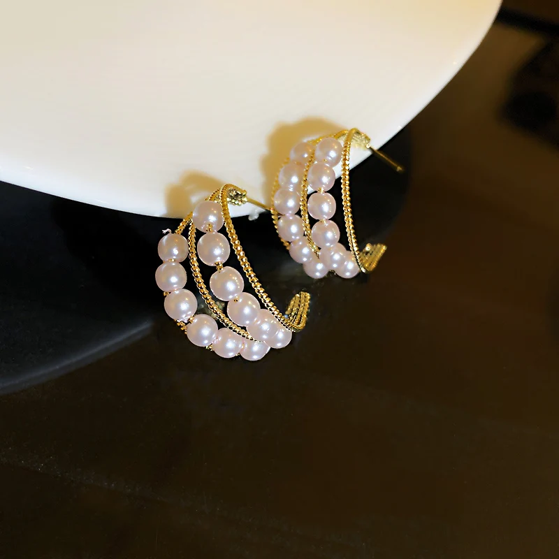 trendy fashion pearl hollow c shape earrings
trendy fashion pearl hollow c shape earrings