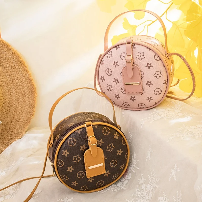 PU Leather Small Saddle Bag For Women 2020 New Designer Crossbody Bag Female Messenger Shoulder Bags Summer Purses and Handbags
PU Leather Small Saddle Bag For Women 2020 New Designer Crossbody Bag Female Messenger Shoulder Bags Summer Purses and Handbags