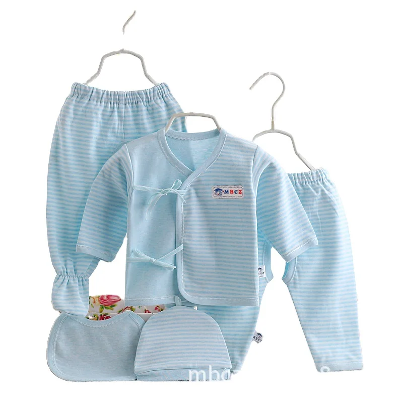Newborn clothes cotton baby clothes underwear five-piece set of colored cotton 0-3 months baby suit spring summer and autumn.
Newborn clothes cotton baby clothes underwear five-piece set of colored cotton 0-3 months baby suit spring summer and autumn.