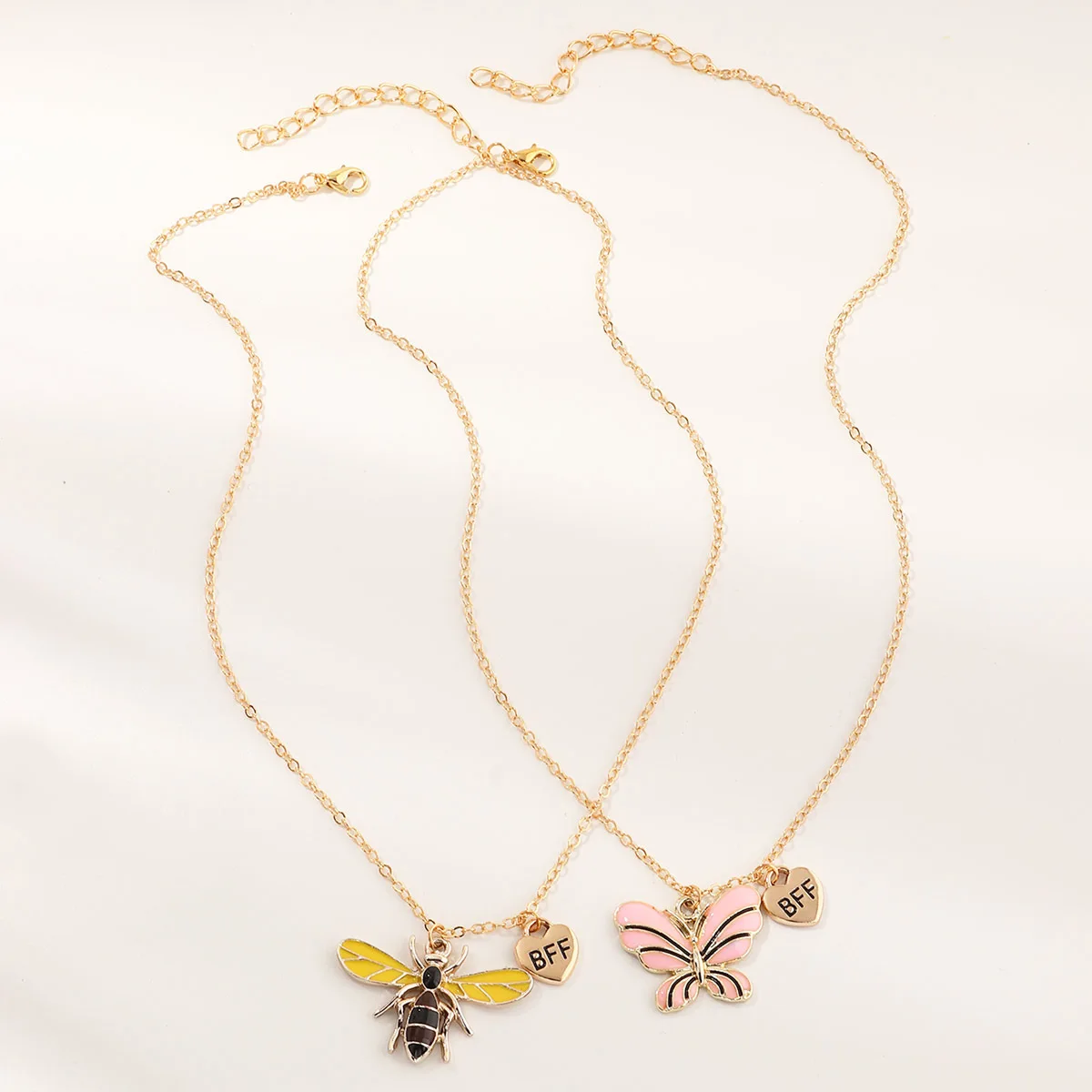 Wholesale Fashion 2pc/set Colorful Butterfly Bee Pendant Necklace Oil Drop Animal Charm Pendant Necklace For Women
Wholesale Fashion 2pc/set Colorful Butterfly Bee Pendant Necklace Oil Drop Animal Charm Pendant Necklace For Women