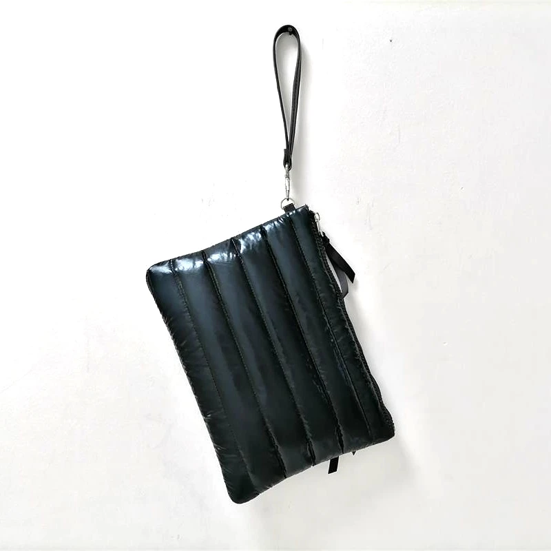 2020 NEW FASHION FALL WINTER WOMEN QUILTED CLUTCH WRISLET BAG MAKE UP BAG PUFFER POUCH
2020 NEW FASHION FALL WINTER WOMEN QUILTED CLUTCH WRISLET BAG MAKE UP BAG PUFFER POUCH