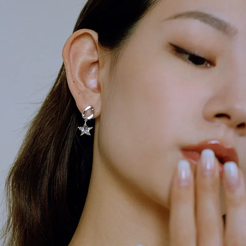 Free Sample OOAK Stargazing Luxury Silver Zirconia Stud Earrings Christmas Wedding Earrings Crystal
Free Sample OOAK Stargazing Luxury Silver Zirconia Stud Earrings Christmas Wedding Earrings Crystal